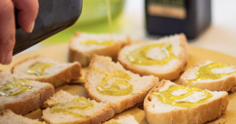 Merenda nell'oliveta